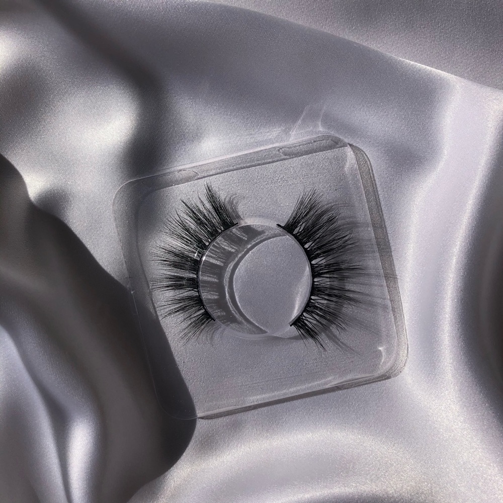 Eyelashes - Picture 6 of 7